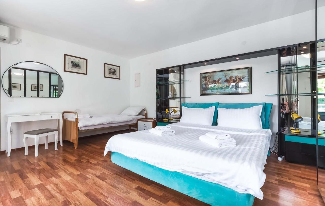 Rino, Apartment *