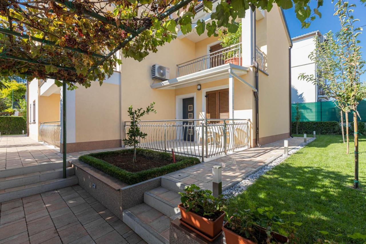 Rino, Poreč